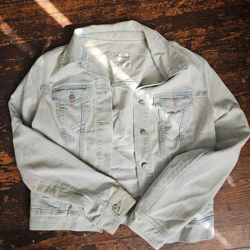 Light-wash Old Navy denim jacket size M